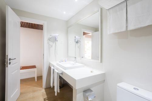 Habitación doble Balcón o Terraza 1 Cama king Sofá Cama incluido del hotel Arena Suite Fuerteventura. Foto 5