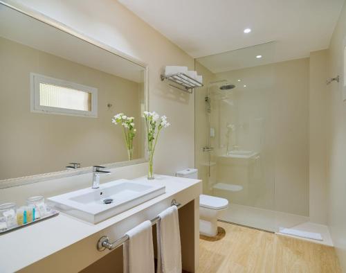 Habitación Triple del hotel Arena Suite Fuerteventura. Foto 4