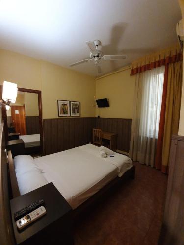 Habitación Doble Estándar del hotel Oporto. Foto 7