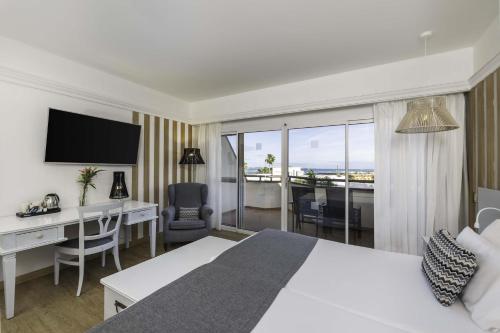 Habitación Doble con vistas laterales al mar - 1 o 2 camas del hotel Barceló Corralejo Bay - Adults Only