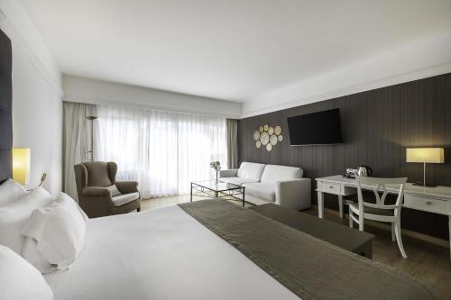 Habitación Deluxe del hotel Barceló Corralejo Bay - Adults Only. Foto 1