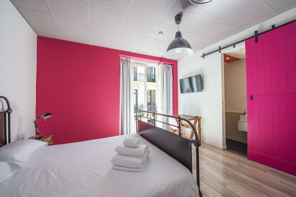 Double Room Ensuite del hotel Safestay Madrid Central. Foto 9