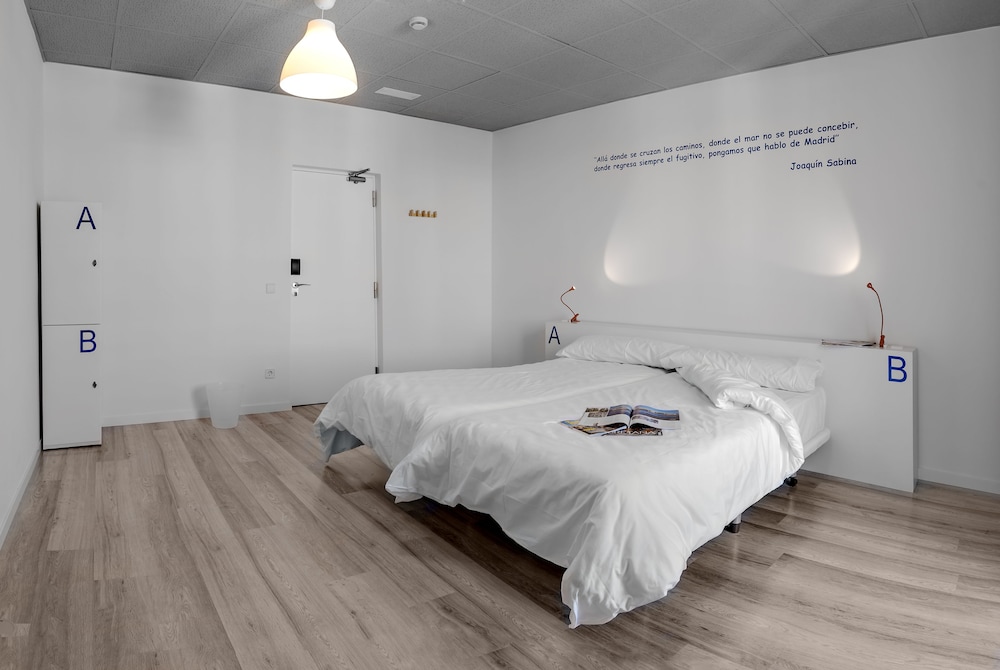 Twin Room Shared Bathroom del hotel Safestay Madrid Central. Foto 1