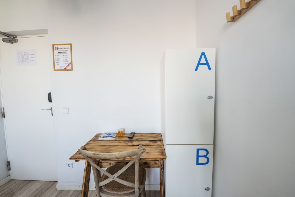 Twin Room Shared Bathroom del hotel Safestay Madrid Central. Foto 6