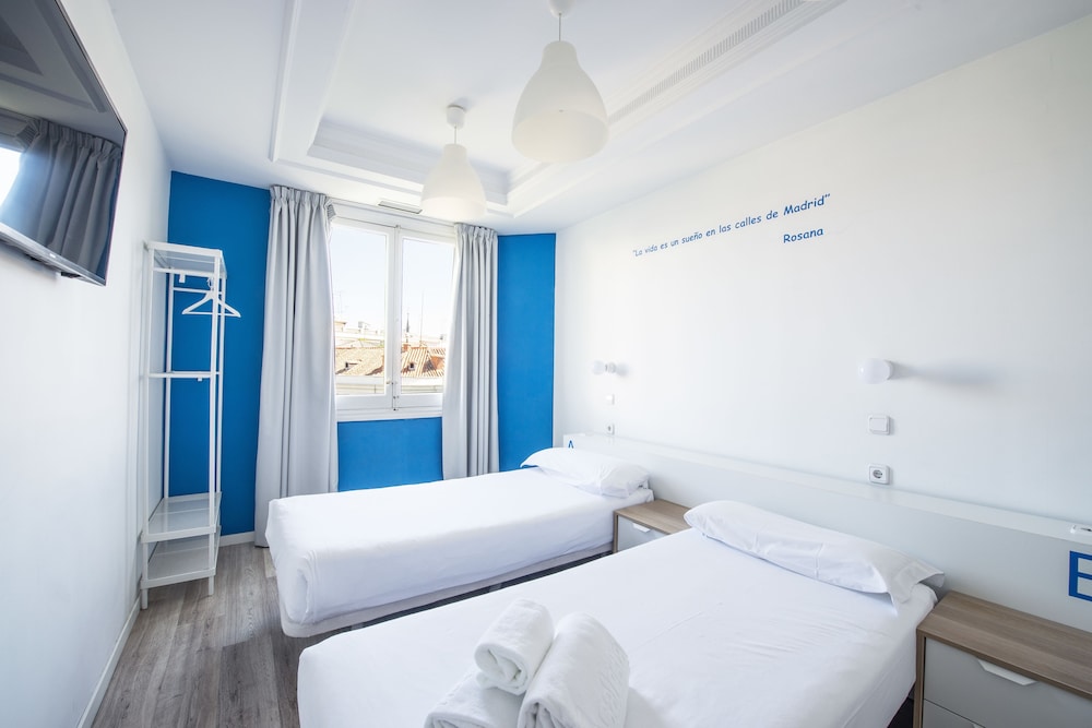 Twin Room Shared Bathroom del hotel Safestay Madrid Central. Foto 8