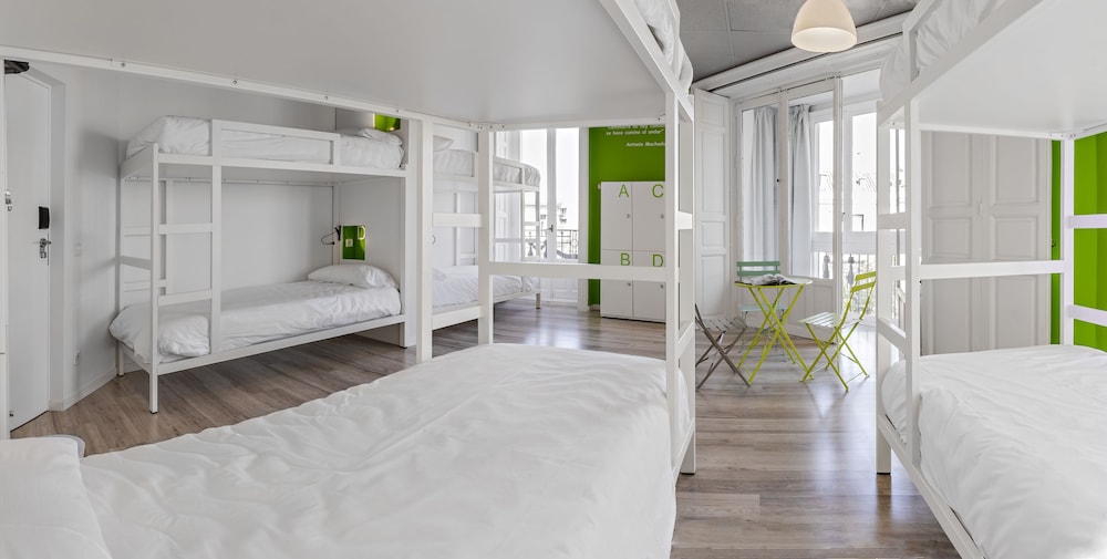Bed in 8 - Bed Mixed Dorm Shared Bathroom del hotel Safestay Madrid Central. Foto 2