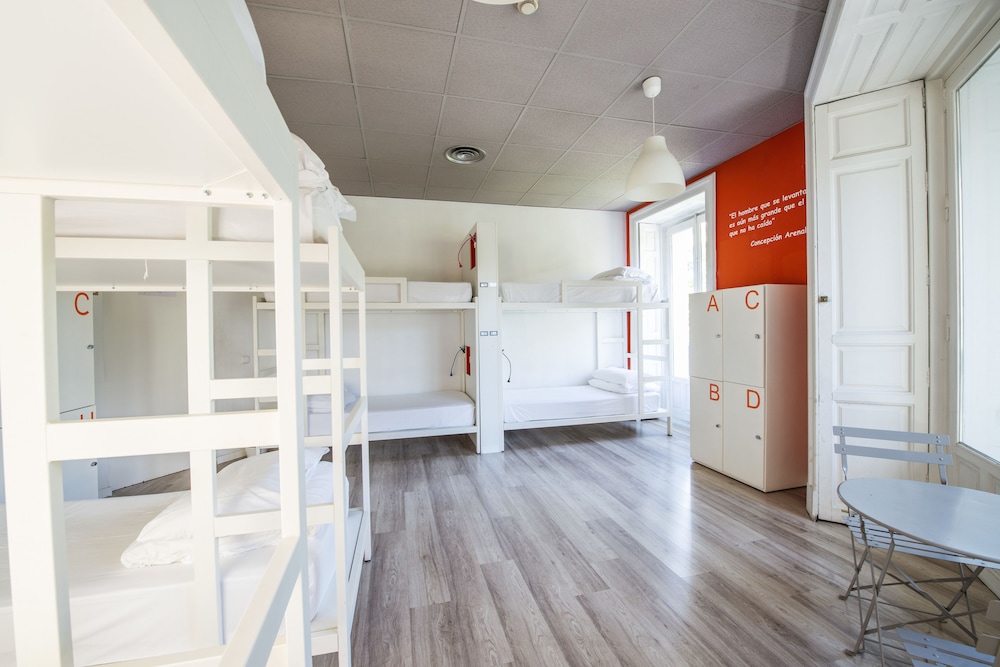 Bed in 8 - Bed Mixed Dorm Shared Bathroom del hotel Safestay Madrid Central. Foto 9