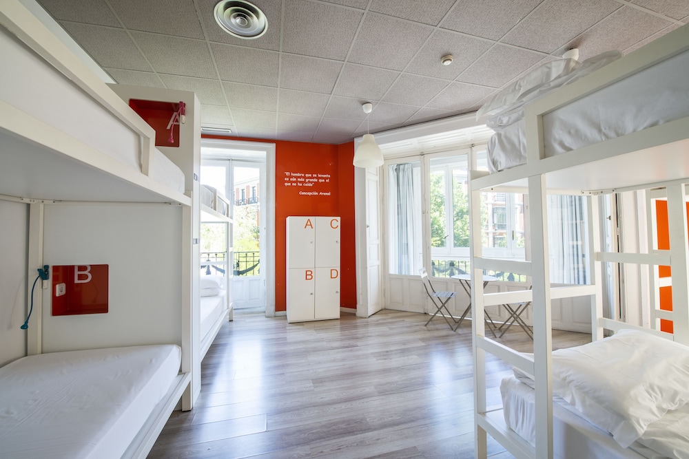 Bed in 8 - Bed Mixed Dorm Shared Bathroom del hotel Safestay Madrid Central. Foto 10