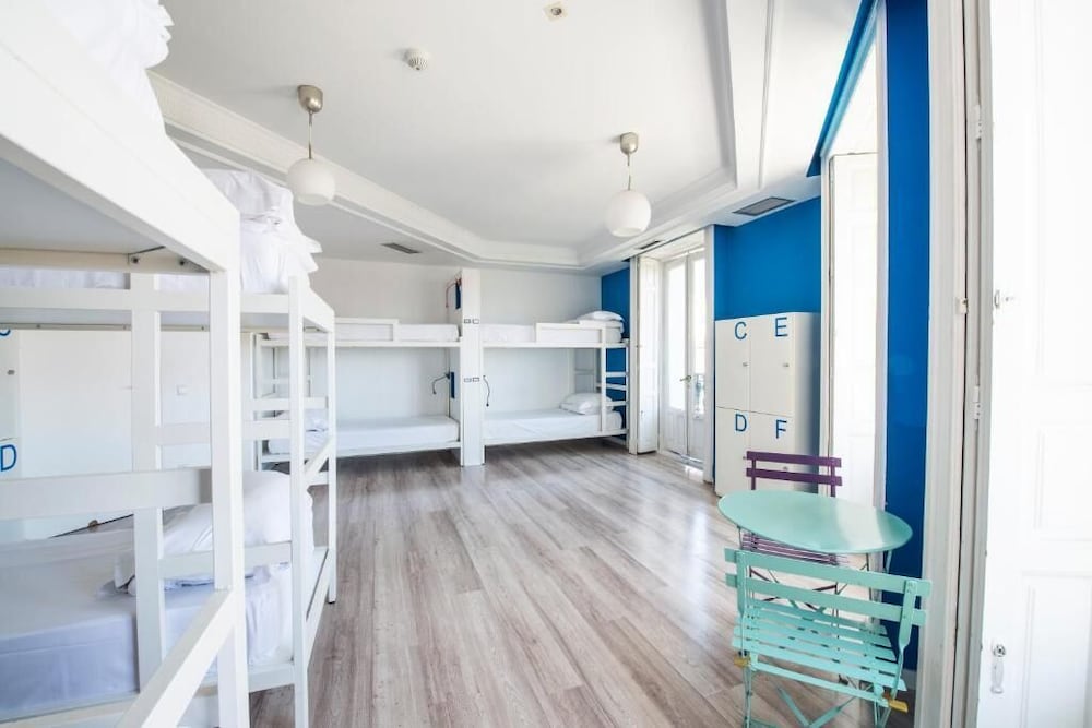 Bed in 8 - Bed Mixed Dorm Shared Bathroom del hotel Safestay Madrid Central. Foto 12