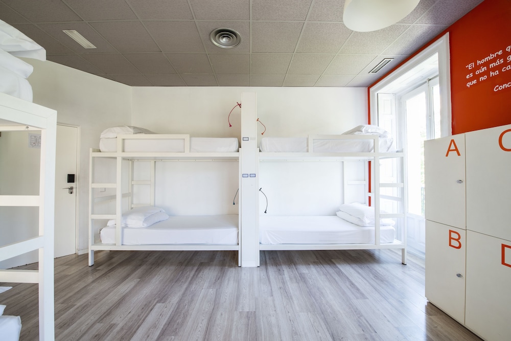 Bed in 8 - Bed Female Dorm Shared Bathroom del hotel Safestay Madrid Central. Foto 5