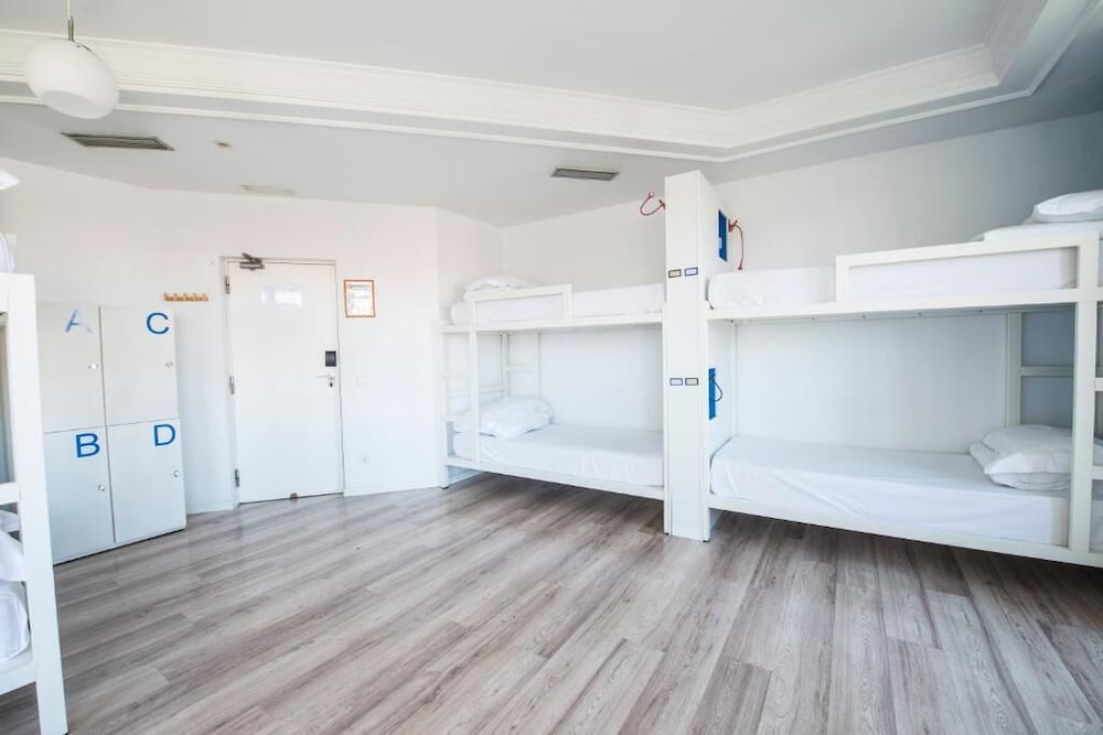 Bed in 8 - Bed Female Dorm Shared Bathroom del hotel Safestay Madrid Central. Foto 12