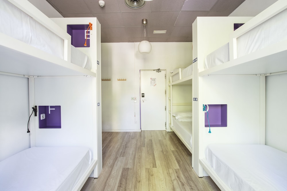 Bed in 4 - Bed Mixed Dorm Ensuite del hotel Safestay Madrid Central. Foto 5