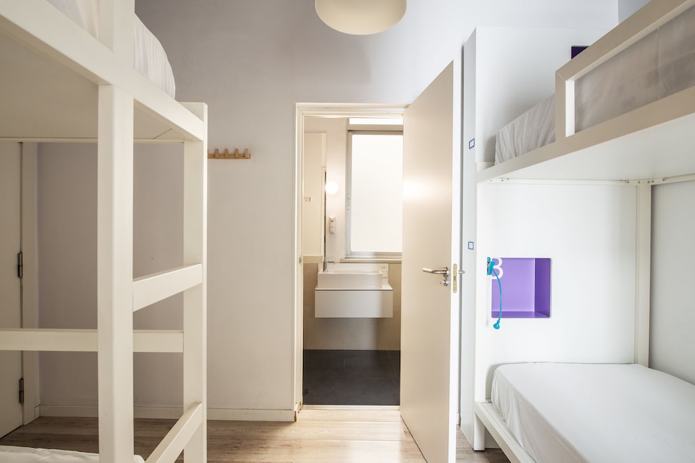Bed in 4 - Bed Female Dorm Ensuite del hotel Safestay Madrid Central. Foto 5