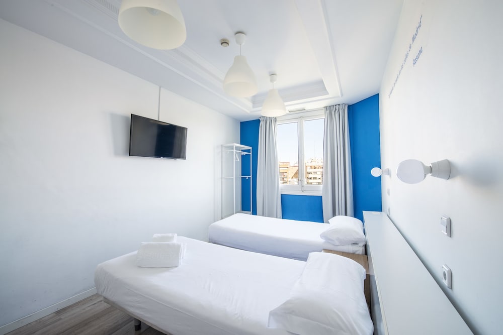 Bed in 2 - Bed Male Dorm Shared Bathroom del hotel Safestay Madrid Central. Foto 1