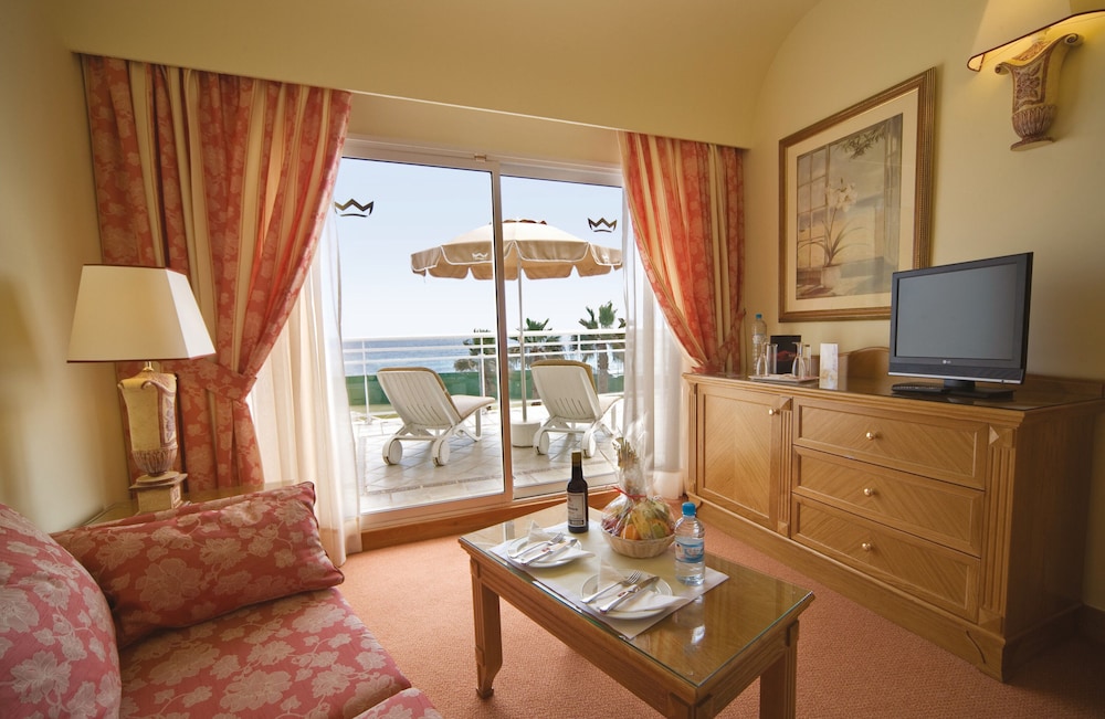 Suite junior, vistas al mar (Grand Terrace) del hotel Riu Palace Tres Islas. Foto 2