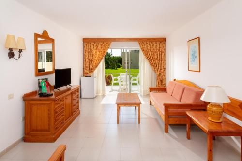 Habitación Familiar - Anexo del hotel Riu Oliva Beach Resort - All Inclusive. Foto 1