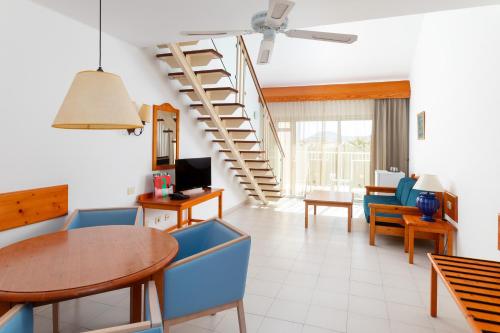 Habitación Familiar Superior del hotel Riu Oliva Beach Resort - All Inclusive