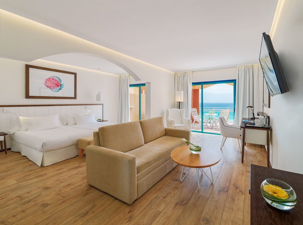Junior Suite Privilege del hotel H10 Playa Esmeralda. Foto 5