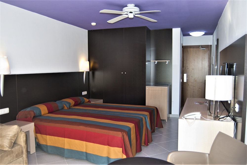 Habitación doble de uso individual del hotel SBH Monica Beach. Foto 2