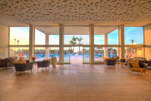 Habitación Doble con vistas al mar del hotel SBH Monica Beach. Foto 4