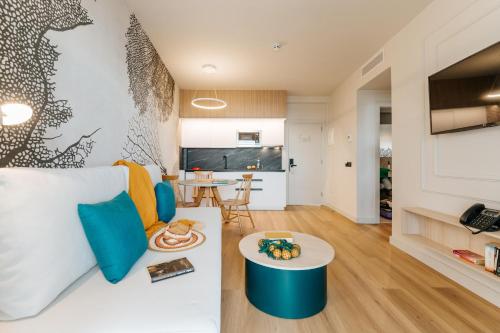 Suite con piscina privada del hotel R2 HIGOS BEACH. Foto 4