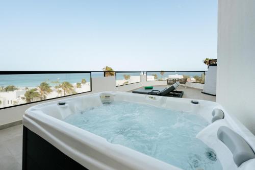 Suite Superior con vistas al mar del hotel R2 HIGOS BEACH. Foto 4