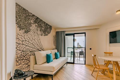 Apartamento con vistas al mar del hotel R2 HIGOS BEACH. Foto 2