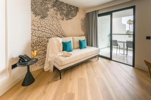 Apartamento con vistas al mar del hotel R2 HIGOS BEACH. Foto 4