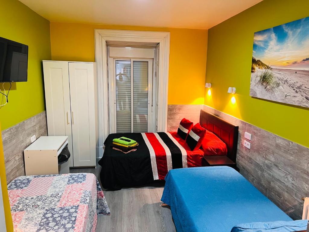 Habitación cuádruple Baño compartido del hotel Numancia