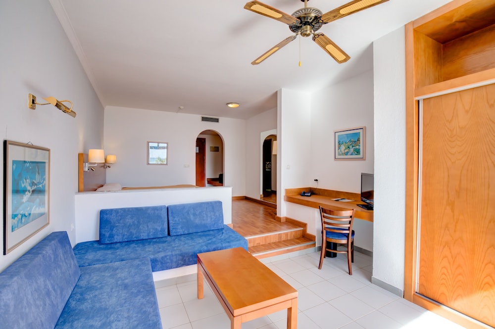 Habitación familiar del hotel SBH Fuerteventura Playa. Foto 1