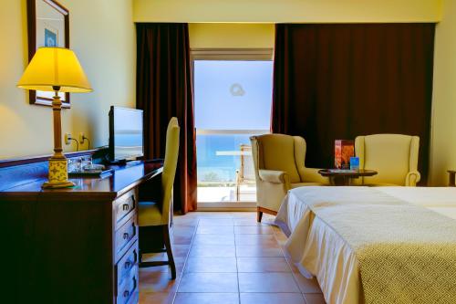 Habitación Doble Superior con vistas al mar - 2 camas del hotel SBH Costa Calma Palace. Foto 1