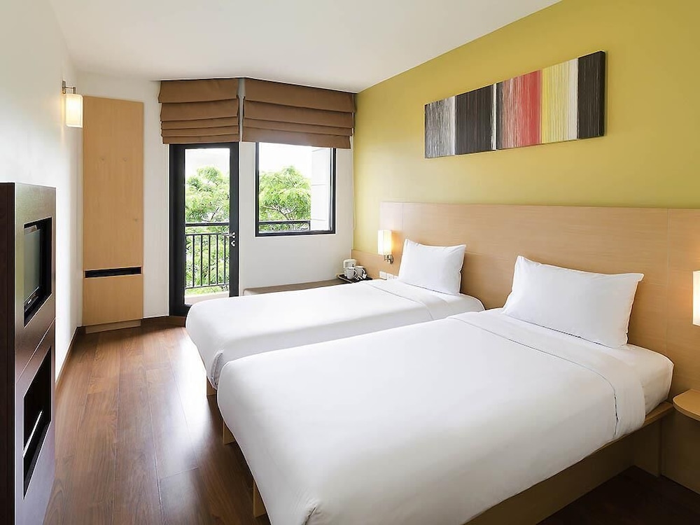 Habitación estándar con dos camas individuales del hotel Ibis Hua Hin. Foto 2