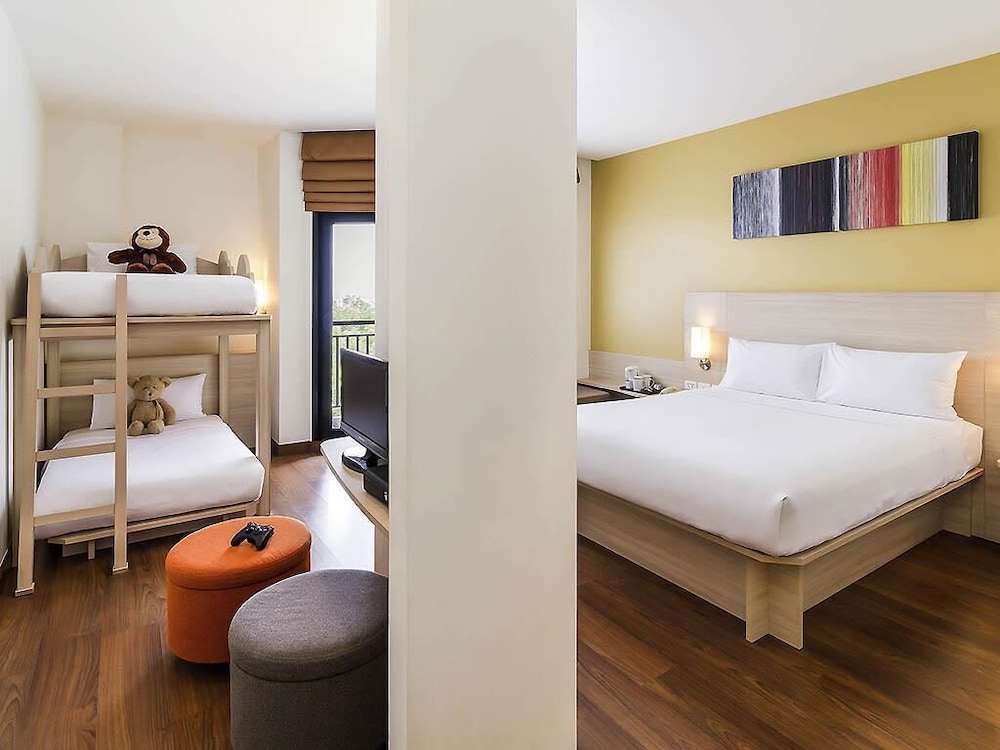 Habitación Familiar con 1 Cama Doble y 1 Cama de Dos Pisos del hotel Ibis Hua Hin