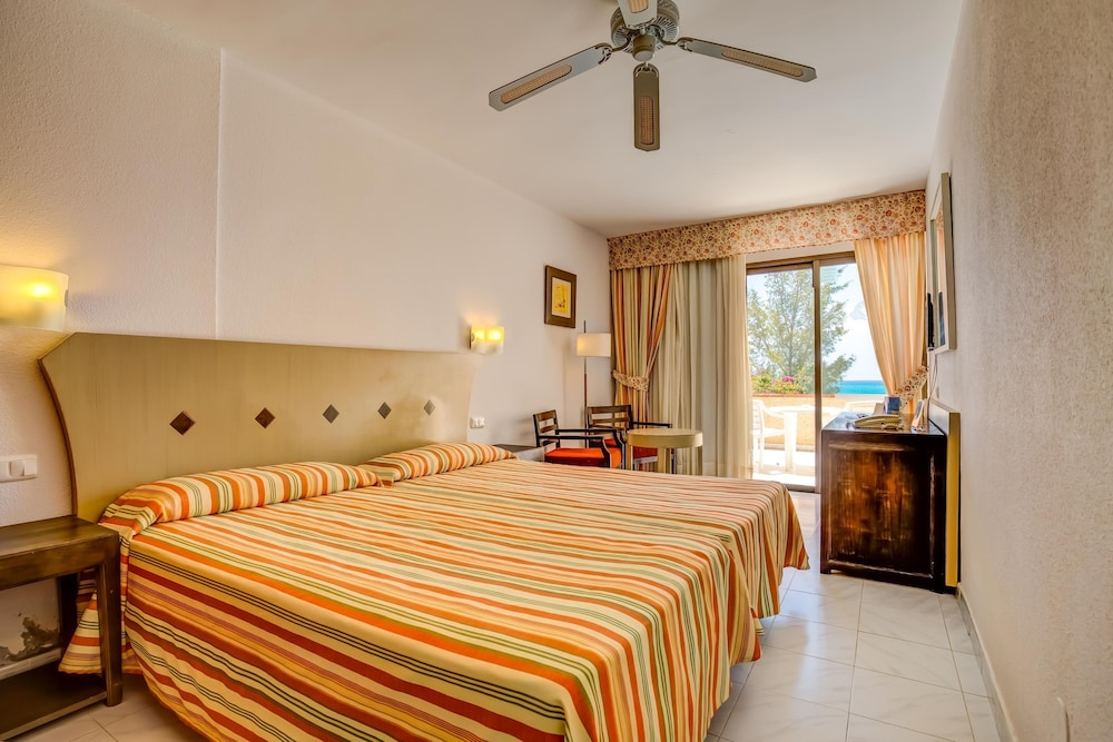 Habitación doble estándar del hotel SBH Taro Beach. Foto 1