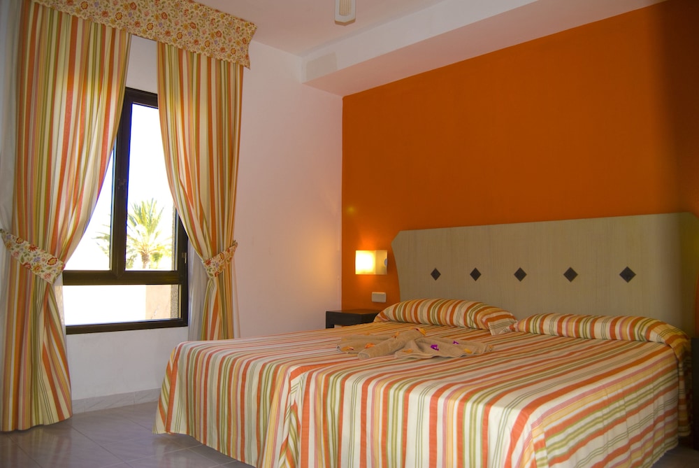 Habitación familiar Balcón o Terraza 2 Camas individuales del hotel SBH Taro Beach. Foto 1