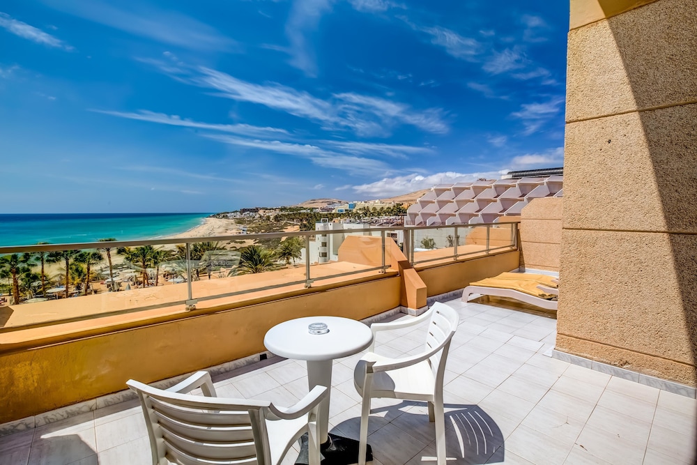 Habitación familiar, vista al mar del hotel SBH Taro Beach. Foto 3