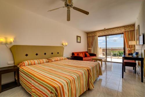 Habitación Doble Estándar del hotel SBH Taro Beach. Foto 14