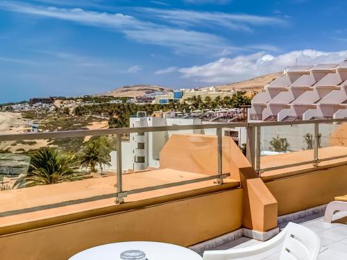 Habitación triple Vista Jardin Balcón o Terraza del hotel SBH Taro Beach