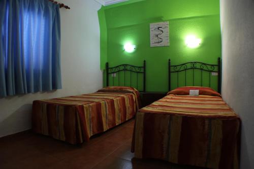 Apartamento de 1 dormitorio con vistas a la piscina del hotel La Piramide. Foto 4