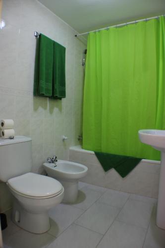 Apartamento de 1 dormitorio con vistas a la piscina del hotel La Piramide. Foto 1