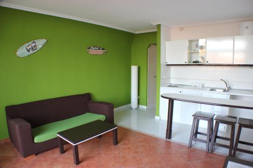 Apartamento Superior con vistas a la piscina del hotel La Piramide. Foto 4