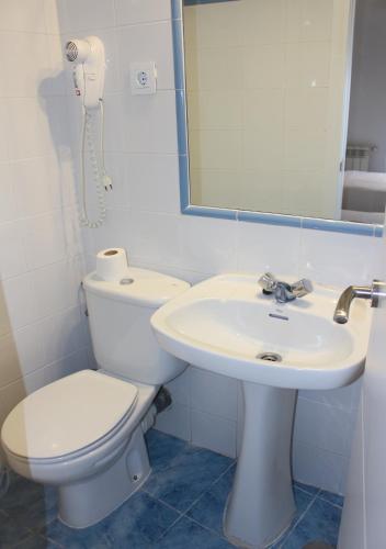 Habitación Individual con baño compartido del hotel Pensión La Estrella. Foto 7