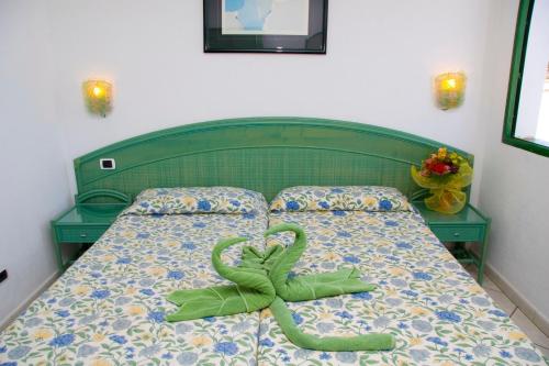 Apartamento 1 habitación Planta Baja Sofá Cama incluido 2 Camas individuales del hotel Esquinzo/Monte del Mar