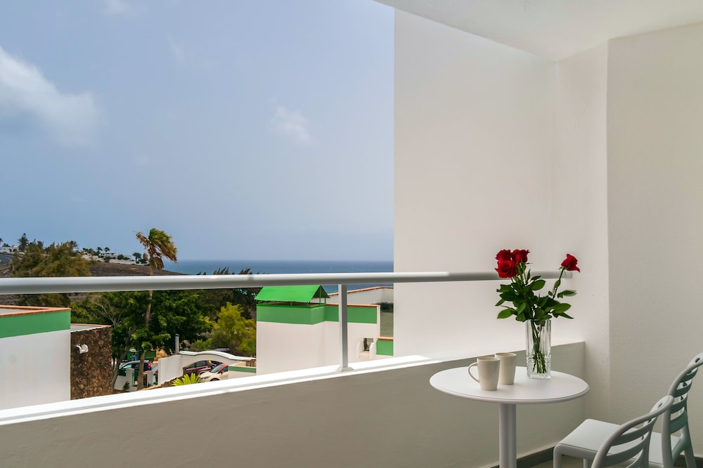 Habitación Superior Vista Mar Lateral del hotel Esquinzo/Monte del Mar. Foto 3