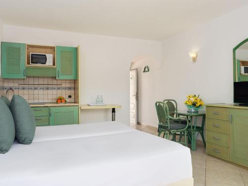 Estudio Balcón o Terraza 2 Camas individuales del hotel Esquinzo/Monte del Mar. Foto 4