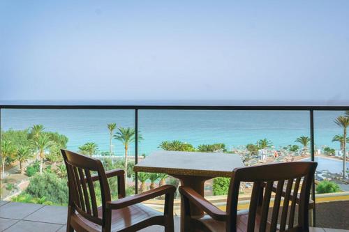 Habitación Familiar con vistas al mar del hotel SBH Club Paraiso Playa