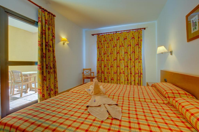 Habitación familiar Vista Mar del hotel SBH Club Paraiso Playa