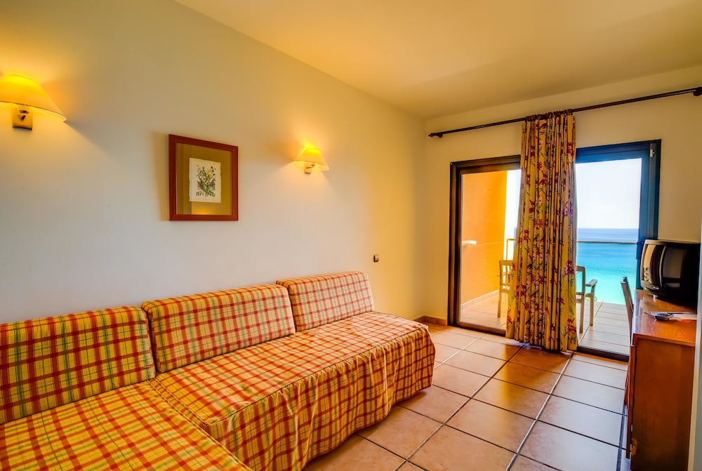 Habitación Familiar del hotel SBH Club Paraiso Playa. Foto 1