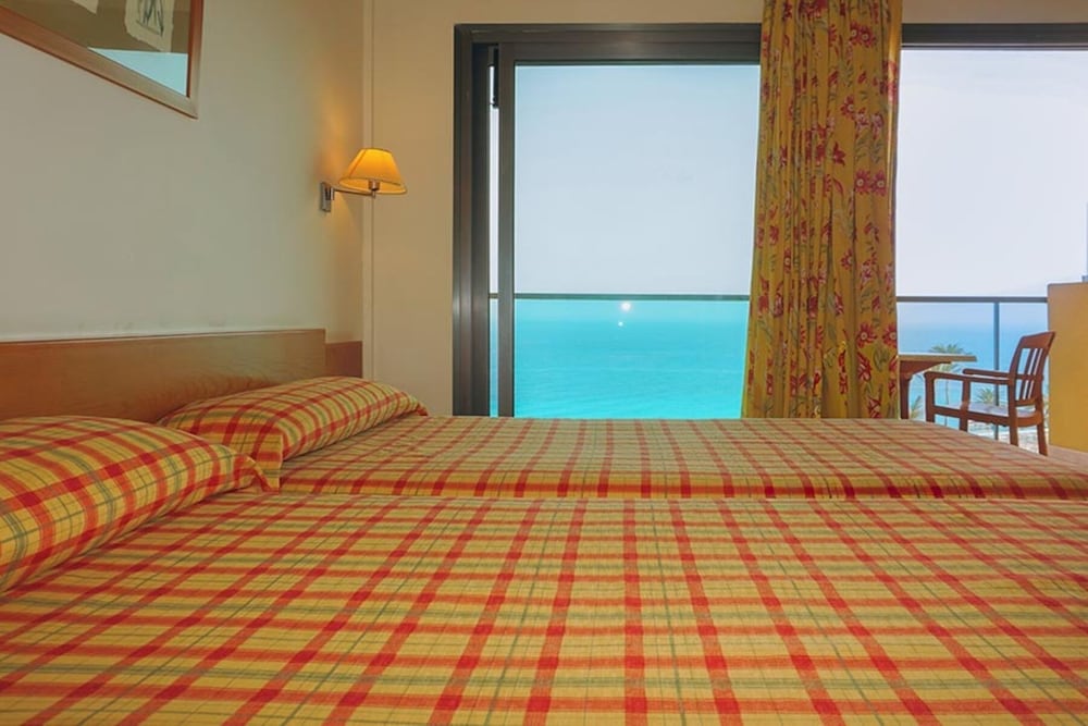 Habitación doble Vista Mar Balcón o Terraza 2 Camas individuales del hotel SBH Club Paraiso Playa. Foto 8