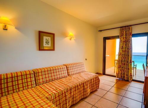 Habitación Familiar con vistas al mar del hotel SBH Club Paraiso Playa. Foto 4